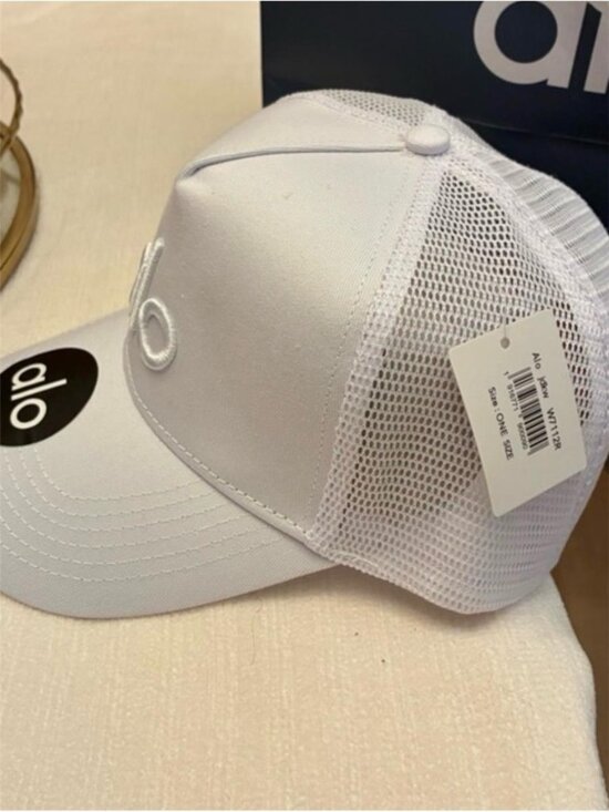 ALO Yoga Unisex White Trucker Mesh Cap NWT